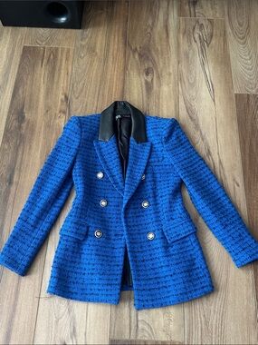 Zara women’s blue tweed blazer